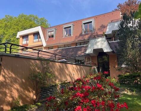 Hausansicht.jpg - Dahlem am Finkenpark: perfekt geschnittene 3-Zimmerwohnung mit ca. 30 m² großer Sonnenterrasse und Garagen-Stellplatz