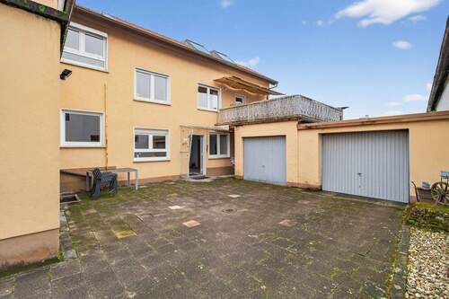 Garage und Hof - 