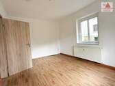 Wohnzimmer - 5-Raum-Wohnung - 2 Bäder - in Annaberg - Ortsteil Cunersdorf!