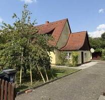 Gartenfreunde aufgepasst! Charmante Doppelhaushälfte mit großem Garten - Ihr neues Zuhause mit Potential - Nürnberg Schniegling