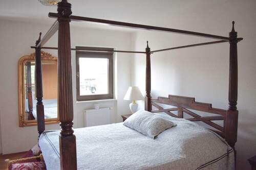 Schlafzimmer 1. OG - 