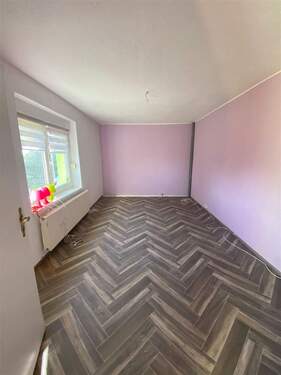 53B1B6D3-EE6B-46D5-BDB6-2FE652CA7574 - 