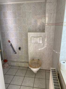 02D24B50-2111-42E2-B3D2-E5450AB3ADEA - 