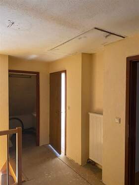  Obergeschoss mit Klapp0e zum Boden - 