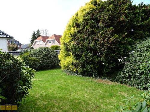 Vorgarten - 7 Zimmer Mehrfamilienhaus, Wohnhaus in Beverstedt