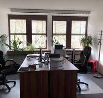431 qm Lager + 2 Büros: Büro-Lager-Combo in Kornwestheim bei Stuttgart