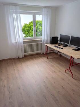 Kinderzimmer / Büro - 