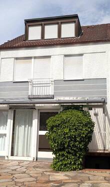 Rückansicht - Schönes RMH in Stein - 1.850,00&nbsp;EUR Kaltmiete, ca.&nbsp; 135,00&nbsp;m&sup2;&nbsp;Wohnfl&auml;che