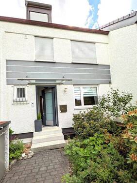 Vorderansicht - 5 Zimmer Reihenmittelhaus zur Miete in Stein