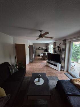 Wohnzimmer - 4 Zimmer Doppelhaushälfte zum Kaufen in Wedel