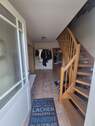 Flur und Treppe ins Obergeschoß - 
