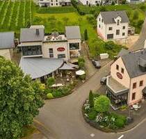 Wein aus besten Lagen ist immer eine gute Investition - Weingut, Gastronomie u. Gästehaus a.d. Mosel - Brauneberg Filzen