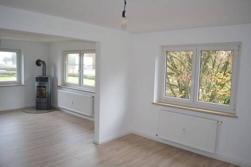 Wohn.- Essbereich Foto 2.JPG - Gepflegte 2,5-3.-Zimmer-Wohnung.