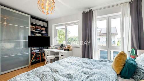 1. OG Schlafzimmer 2 - 