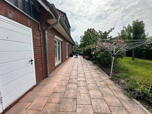 gepflasterte Zuwegung - 