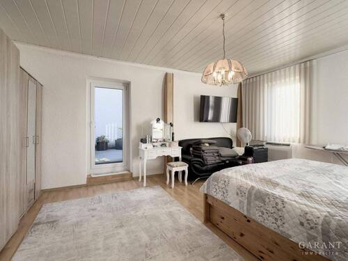 Schlafzimmer - 3 Zimmer Etagenwohnung zum Kaufen in Frankenthal (Pfalz)