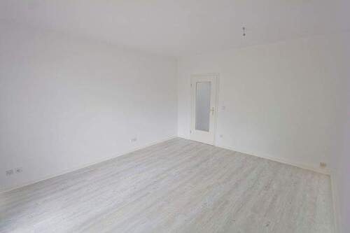 Wohnzimmer - 3 Zimmer Etagenwohnung in Halle (Saale)