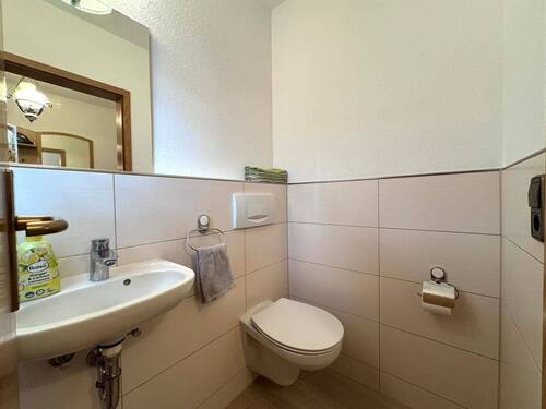 Gäste-WC im Erdgeschoss - 