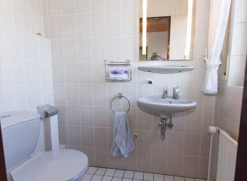 2.0 Gäste-WC, EG - Reihenmittelhaus mit 120,00 m&sup2; in Castrop-Rauxel zum Kaufen