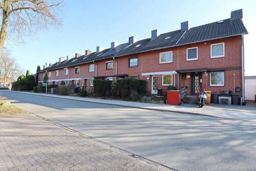 Front - 4 Zimmer Reihenmittelhaus zum Kaufen in Norderstedt
