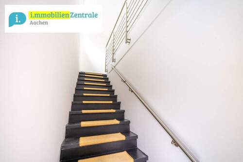 Treppenaufgang - 2 Zimmer Etagenwohnung zum Kaufen in Aachen