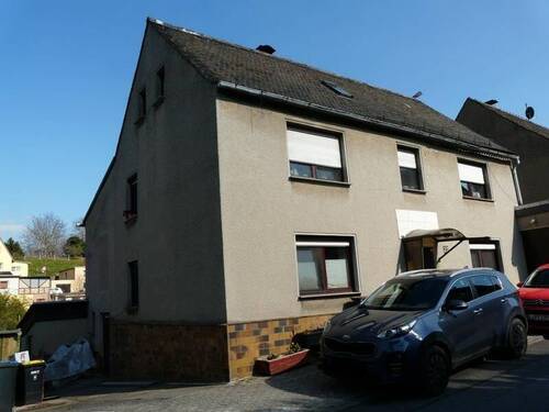 Objekt Ansicht - Haus für Ihre Familie mit grünem Garten, Garage und vieles andere mehr