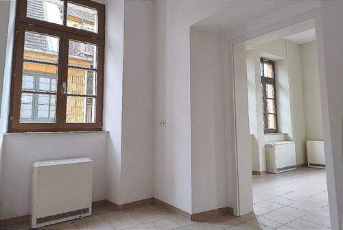 Küche mit Zugang zum Esszimmer - 