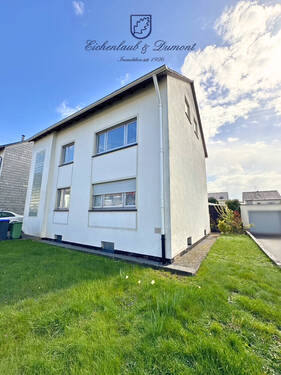 Seitenansicht - 9 Zimmer Mehrfamilienhaus, Wohnhaus zum Kaufen in Saarbrücken / Brebach