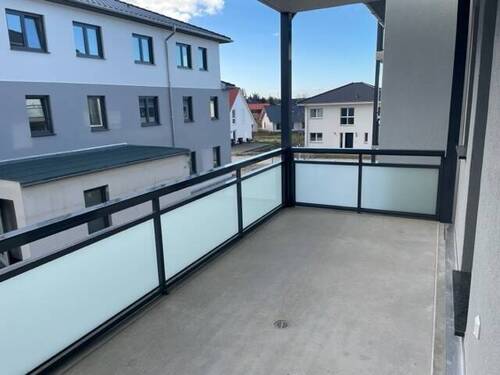 Beispiel Balkon - 4 Zimmer Etagenwohnung in Brandenburg an der Havel / Neuschmerzke