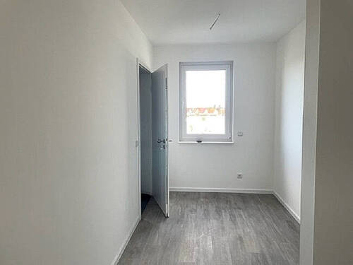 Beispiel Eingangsbereich - Etagenwohnung mit 127,00 m² in Brandenburg an der Havel / Neuschmerzke zur Miete