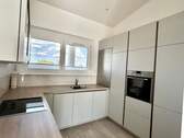 Moderne Einbauküche - 2 Zimmer Etagenwohnung zur Miete in Obermichelbach