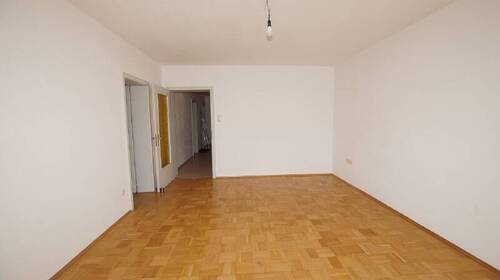 Wohnen - 4 Zimmer Etagenwohnung in Straubing