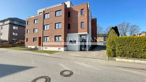 Blick von der Straße - 3 Zimmer Etagenwohnung zum Kaufen in Henstedt-Ulzburg