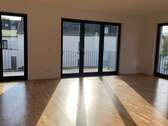 Wohnzimmer - 2 Zimmer Etagenwohnung zur Miete in Trier
