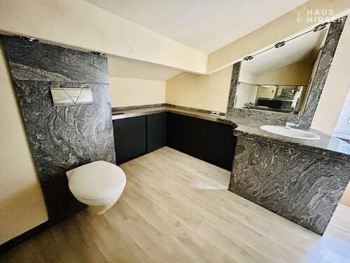 Bad mit Marmor im Loft - 