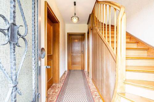 18338 Eingangsbereich - 7 Zimmer Mehrfamilienhaus, Wohnhaus zum Kaufen in Wallenborn