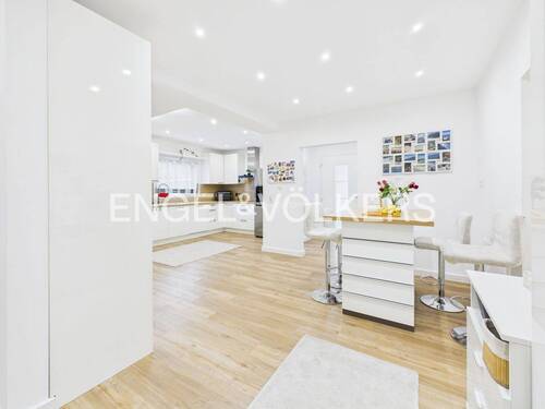 Wohnküche - Einfamilienhaus mit 290,00 m² in Krefeld zum Kaufen