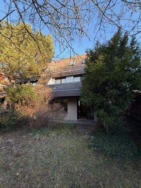 Garten mit Blick zur Terrasse - 