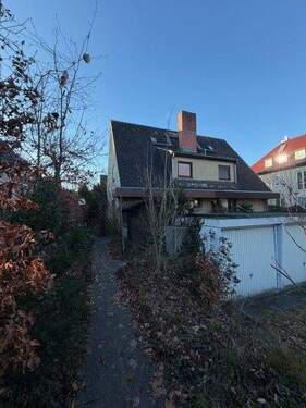 Weg zum Haus 2 - 