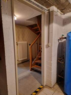 Kellergeschoss mit Treppe - 
