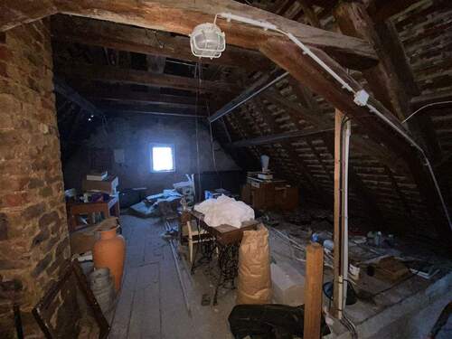 ausbaufähiger Dachboden - 