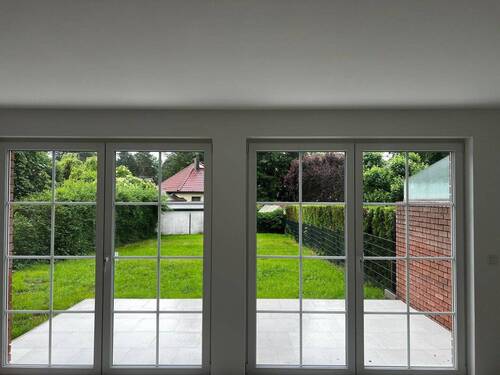 Ausblick Wohnzimmer - 5 Zimmer Doppelhaushälfte in Kleinmachnow