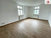 Wohnzimmer - Helle 2-Raum-Wohnung im 1. Obergeschoss in Gornsdorf!