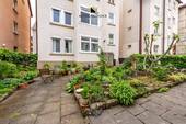 Grünfläche zum Haus gehörend - 3 Zimmer Etagenwohnung in Stuttgart