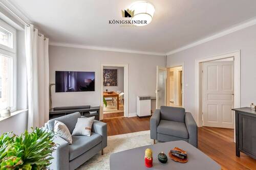 Wohnraum mit Blick ins Esszimmer - 