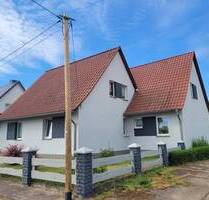 Zweifamilienhaus in Herbsleben mit Nebengelass und Garten
