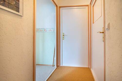 DG Mittelflur Ansicht von Treppe - 