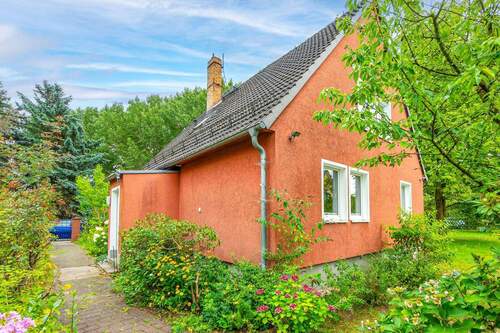 Hausansicht Nord-West-Seite - 5 Zimmer Einfamilienhaus in Berlin
