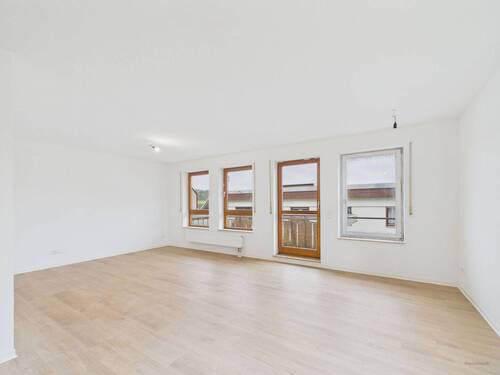 Wohn-/Essbereich - Charmante 4-Zimmer Etagenwohnung in Top-Lage von Herrenberg mit Garage und Außenstellplatz