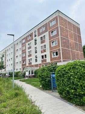 Außenansicht - 4-Raum-Wohnung in Rostock-Dierkow zu vermieten